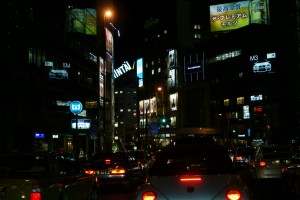 dsc00648 外苑前近辺。猥雑な感じに写っているけど、ホントはおしゃれな街のハズw