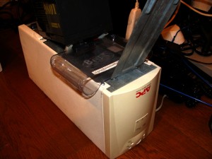 別のバッテリーつないだら起動しちゃいましたよ…