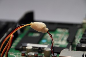 しかも両面テープの残り使ったりしてｗ見えないからヨシ。