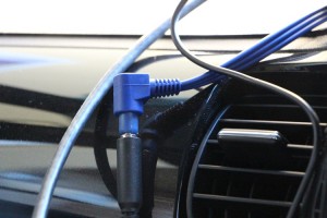 カーナビのAV INが4極プラグなのです