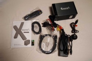 ケーブル類はかなり充実。eSATAケーブルとかブラケットまである。HDMIケーブルもね。