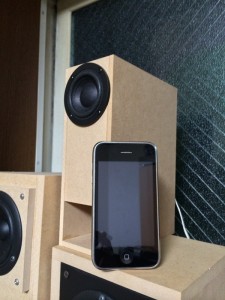なぜかiPhone3GSと比べてみた