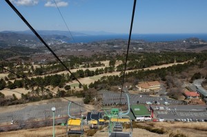どんどん後ろの景色も開けてくる。海がきれい。