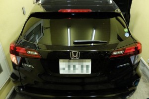 消えた瞬間。LEDは消灯しているが、電球は光がたなびいて消えるのでまだ光っている。
