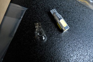 比較してみるとでっかいぞLED!入るのか心配になる